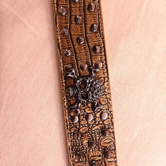 Studded collar - Picture 8 of 14